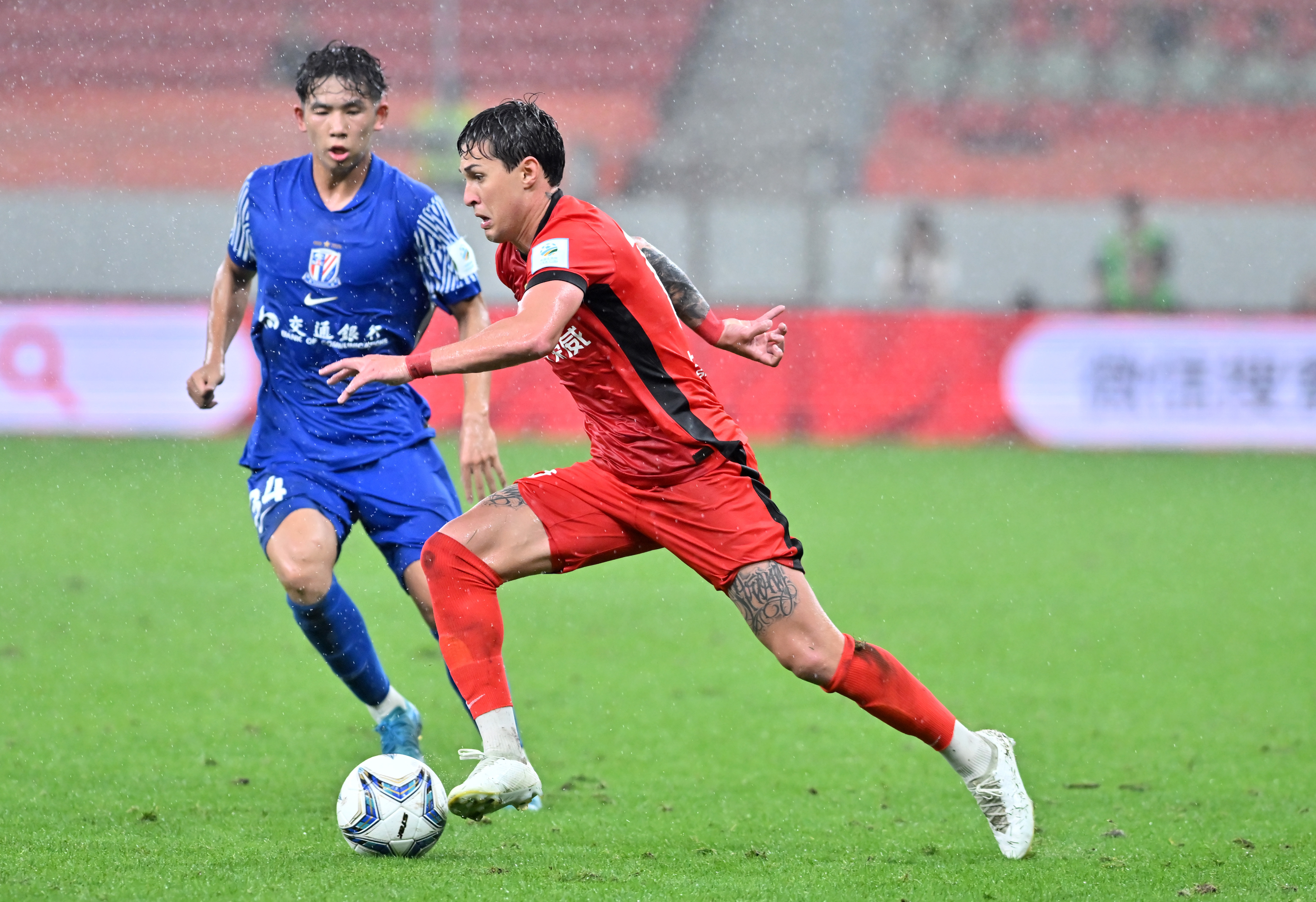 上海申花冲刺阶段防线松动,志在法国杯名次提升,赛场秩序良好,赛季目标并未改变 上海申花冲刺阶段防线松动,志在法国杯名次提升,赛场秩序良好,赛季目标并未改变