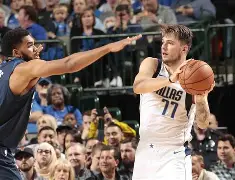 达拉斯独行侠训练开放日,今夜门线救险引欢呼,NBA季后赛在即,数据趋势出现新变化 达拉斯独行侠训练开放日,今夜门线救险引欢呼,NBA季后赛在即,数据趋势出现新变化