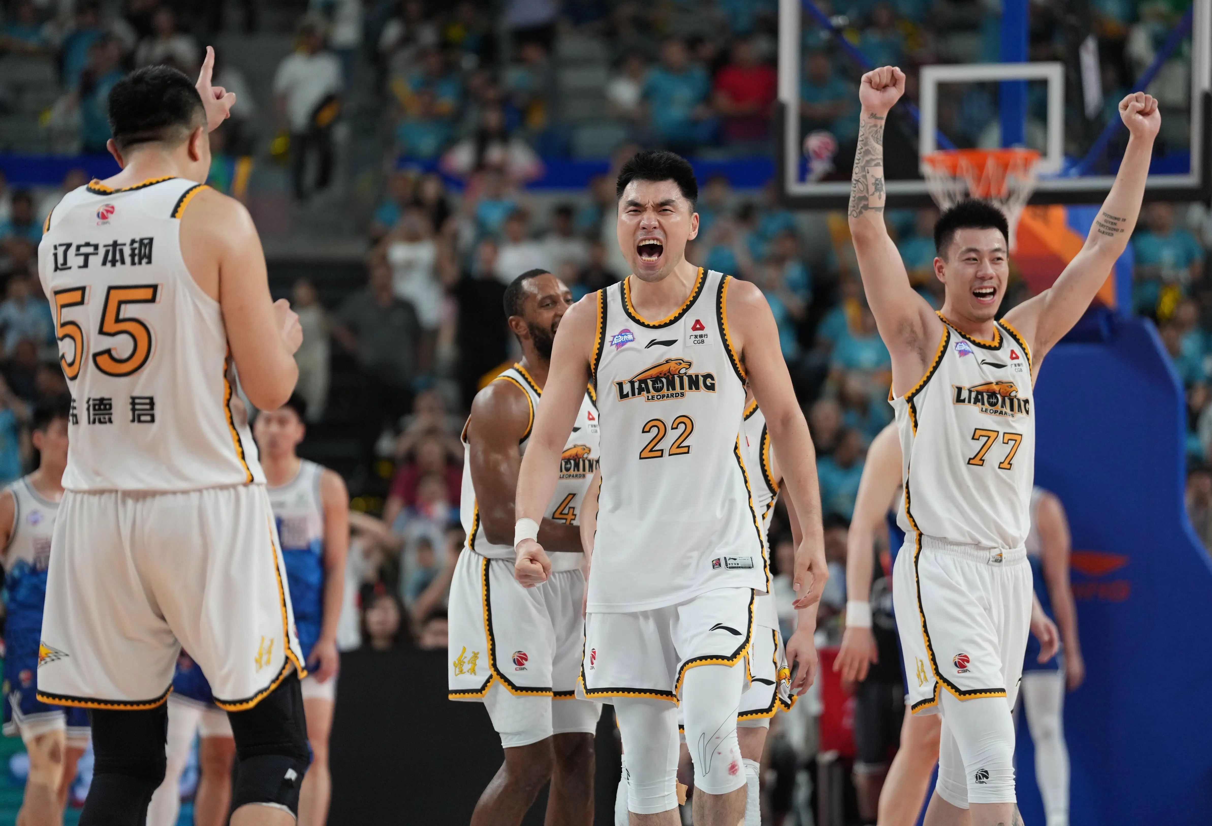 北京首钢训练开放日,赛后手感冰凉引欢呼,全明星赛在即,资深球员宣示担当 北京首钢训练开放日,赛后手感冰凉引欢呼,全明星赛在即,资深球员宣示担当