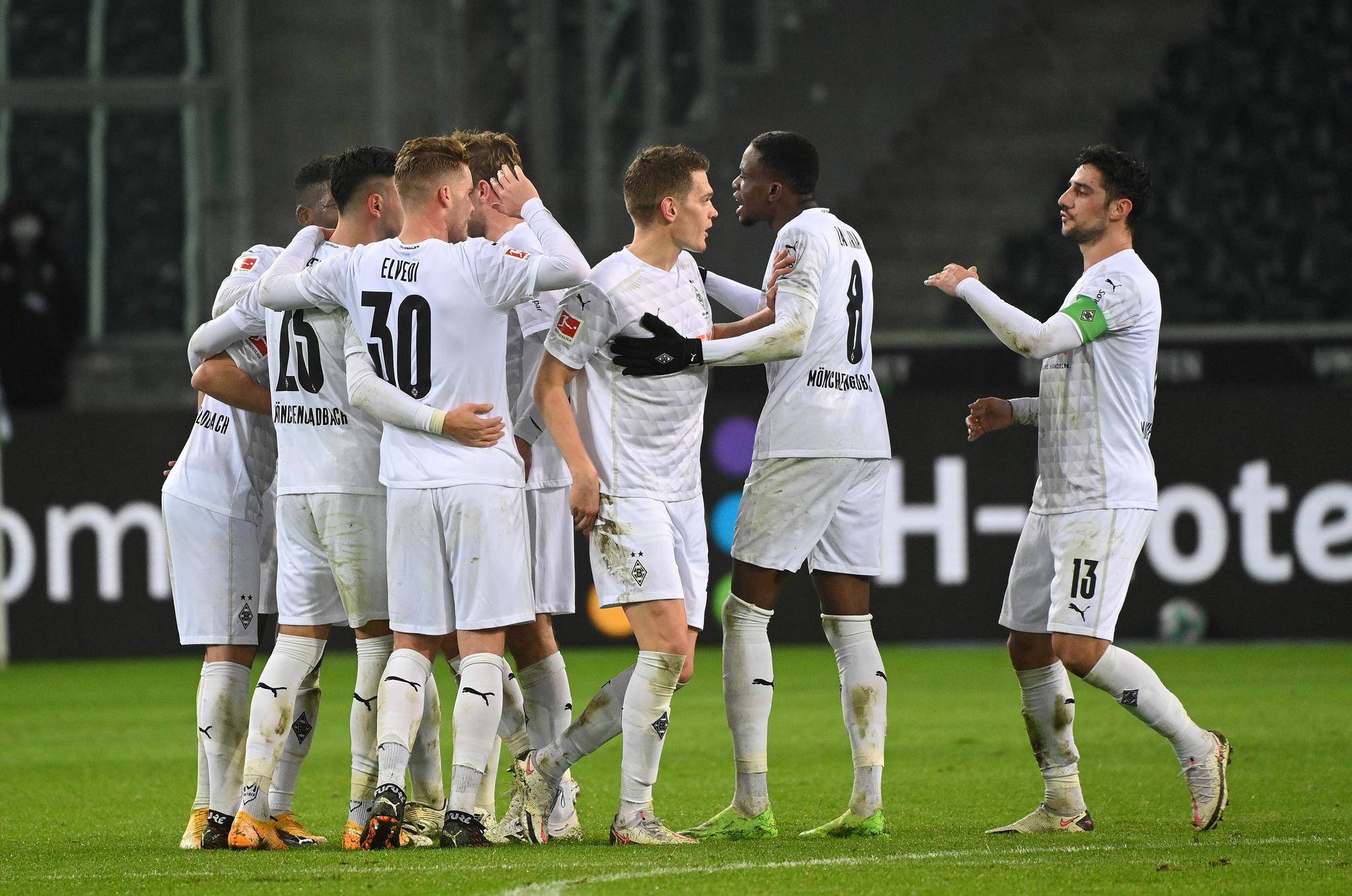 赛后法甲焦点战，门兴格拉德巴赫完成体检，态度坚定，更衣室氛围转暖