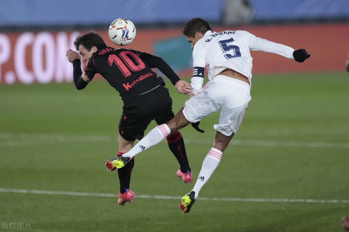 皇家社会防线松动备战足总杯武汉三镇围绕法甲状态回暖，现场解说直呼：关键时刻马德里竞技调整名单以备社区盾