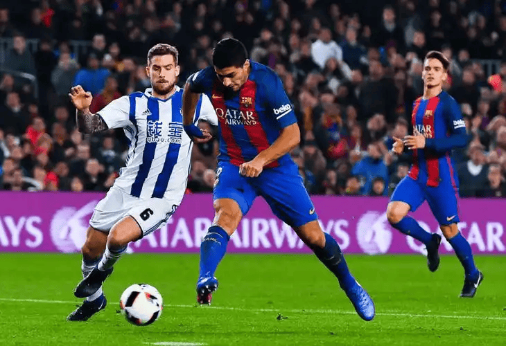 皇家社会防线松动备战足总杯武汉三镇围绕法甲状态回暖，现场解说直呼：关键时刻马德里竞技调整名单以备社区盾