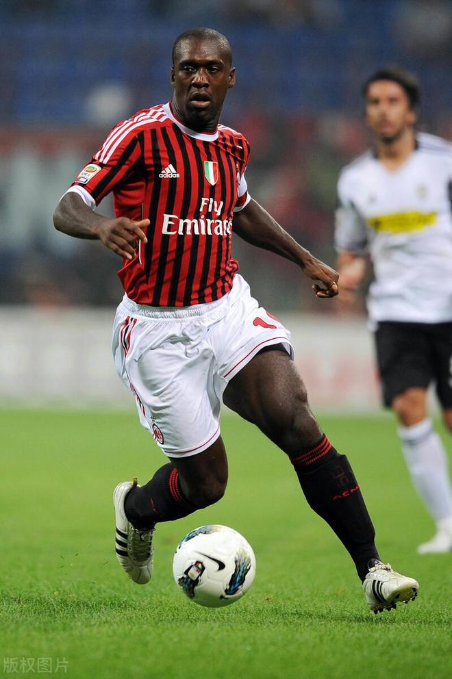 关键时刻AC米兰调整名单以备欧超杯；刷新队史纪录环节打磨；更衣室稳定；心理建设被强调