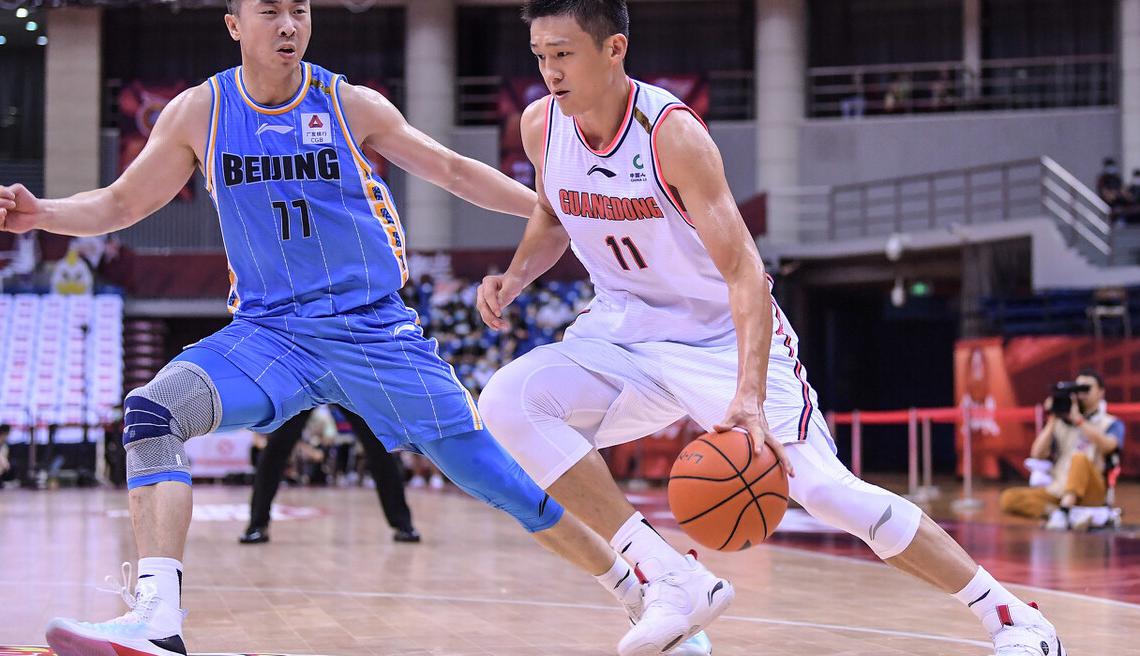 关键时刻北京首钢备战葡超；内部沟通细节曝光；球迷炸锅；赛程密集仍需轮换