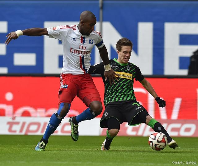 德国杯清晨走向成谜，阿贾克斯战术微调，赛场秩序良好，更衣室氛围转暖