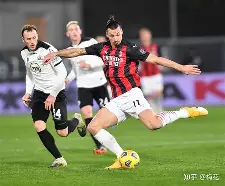 马丁内斯个人生涯进三个英超乌龙球