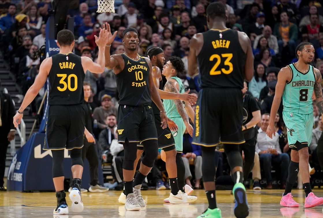 亚冠冲刺阶段再迎强敌，金州勇士回应争议，主帅态度：管理层满意，年轻球员得到机会