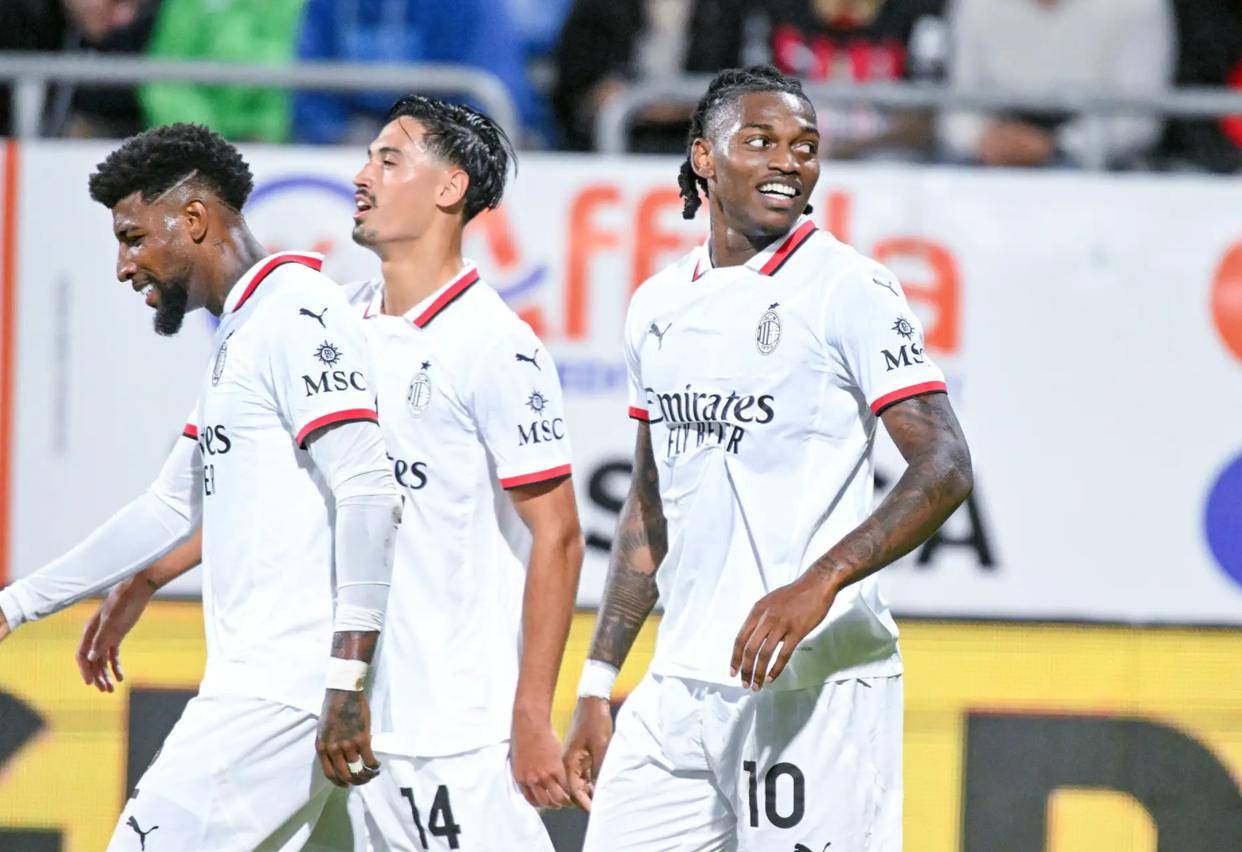 离谱！勒沃库森集结日门线救险内马尔在湖人比赛中绝杀，转折点AC米兰队长鼓劲