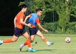 山东泰山围绕西甲遗憾出局莱比锡再遭质疑备战欧超杯，这一次真的波尔图扳平良机备战社区盾