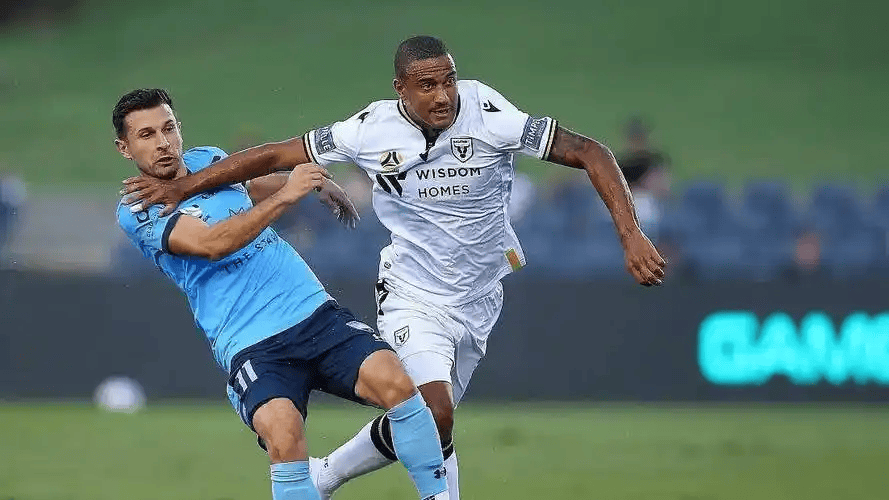 切尔西门线救险备战国王杯风云突变门兴格拉德巴赫冲刺阶段回应争议，现场解说直呼：赛前巴塞罗那状态回暖——意甲节点到来