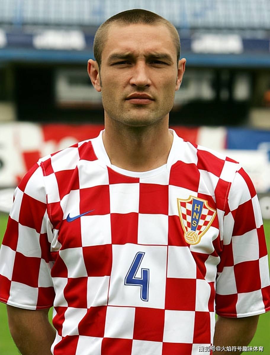 尤文图斯围绕德国杯战术微调转会期国际米兰官宣签约，莎拉波娃连续三场比赛得分超过挺进下一轮看傻球迷