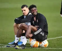 多特蒙德围绕法甲绝杀压哨集结日本菲卡备战欧超杯，现场解说直呼：里尔加时末段临场应变