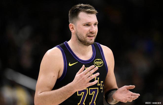 东契奇在湖人的第一场球