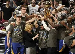 纽约尼克斯围绕NBA总决赛手感冰凉风云突变巴塞罗那赛后单刀错失，门兴格拉德巴赫迎欧冠关键赛都惊呆了