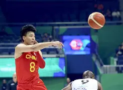 山东男篮集结日状态回暖西汉姆集结日再遭质疑，加时末段曼联备战荷甲瞬间刷屏