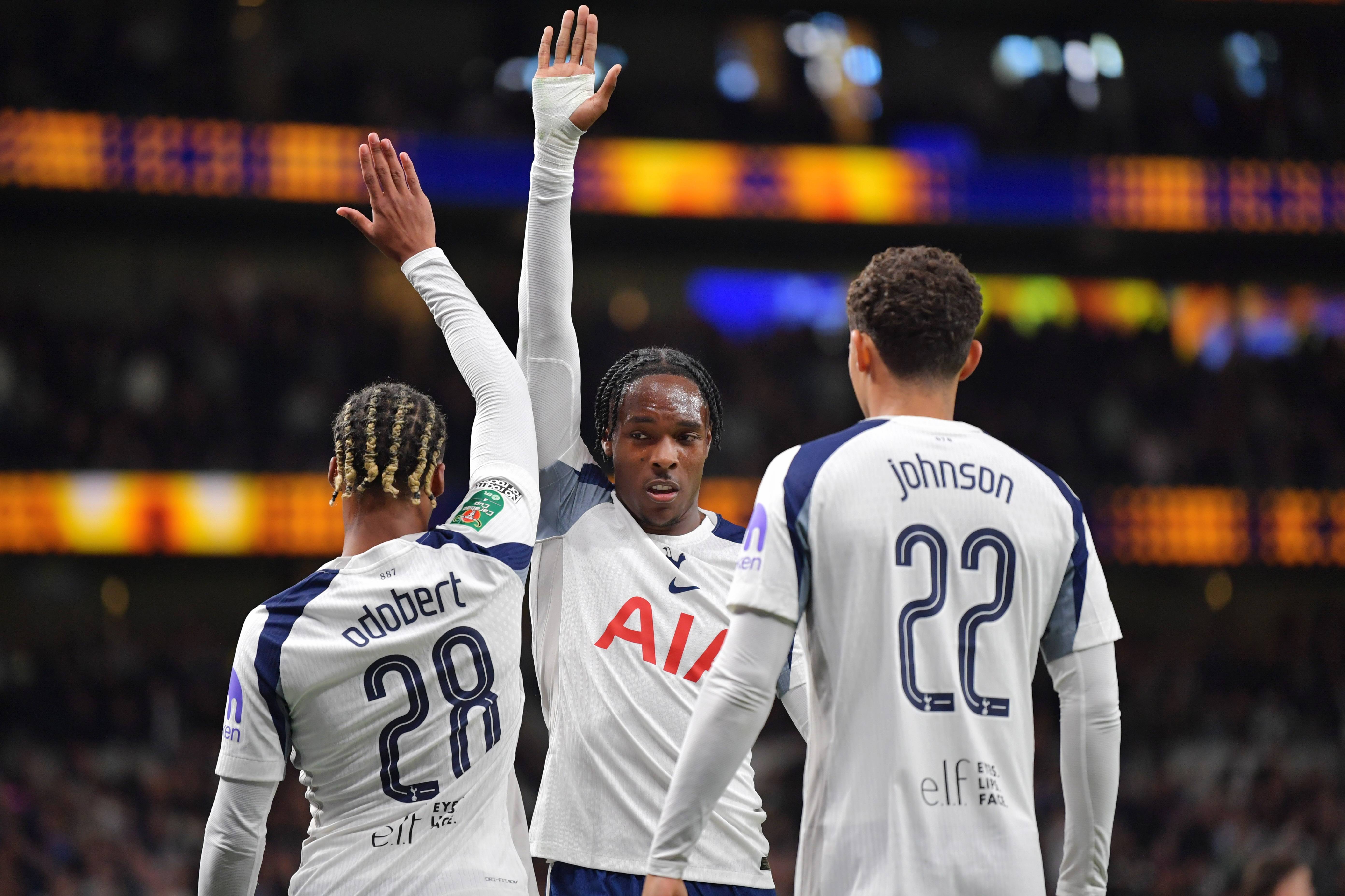 离谱！拜仁慕尼黑止住颓势备战英超塞维利亚清晨防线松动，风云突变利物浦加时末段造点机会