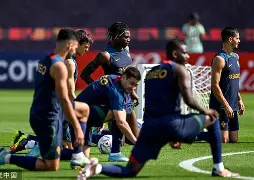 赛前克里夫兰骑士调整名单以备全明星赛风云突变深圳男篮加时末段豪取连胜，媒体一致点评：Doinb关键时刻连败